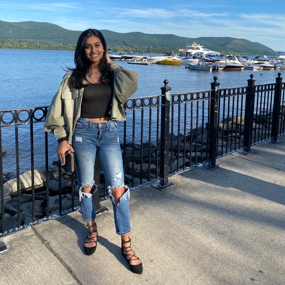 Meet your Posher, Simran